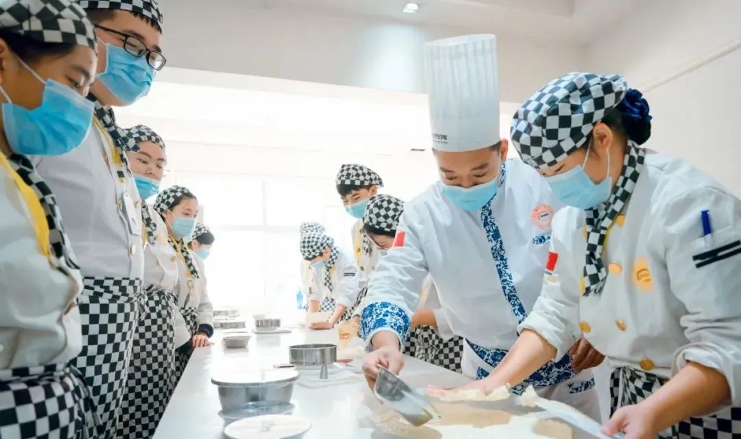 新东方西点学校学费表