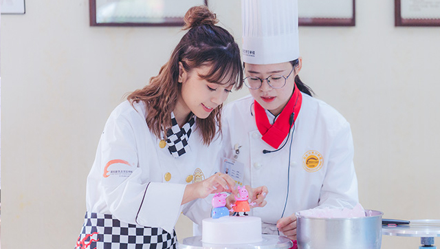 西点学校培训学费多少