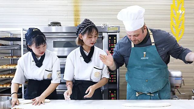 新东方烹饪学校学费多少