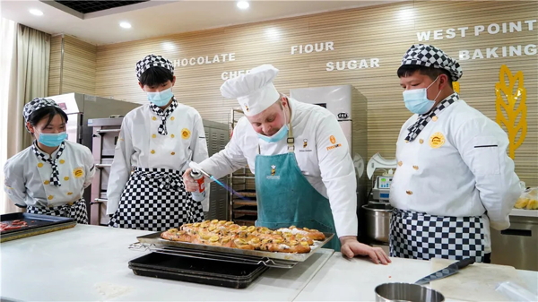 烘焙学徒要学多久出师 好不好学