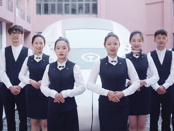 初中毕业可以当高铁乘务员吗