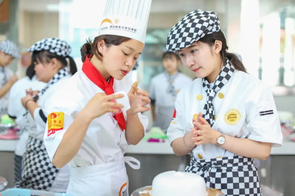 怎么选择西点学校